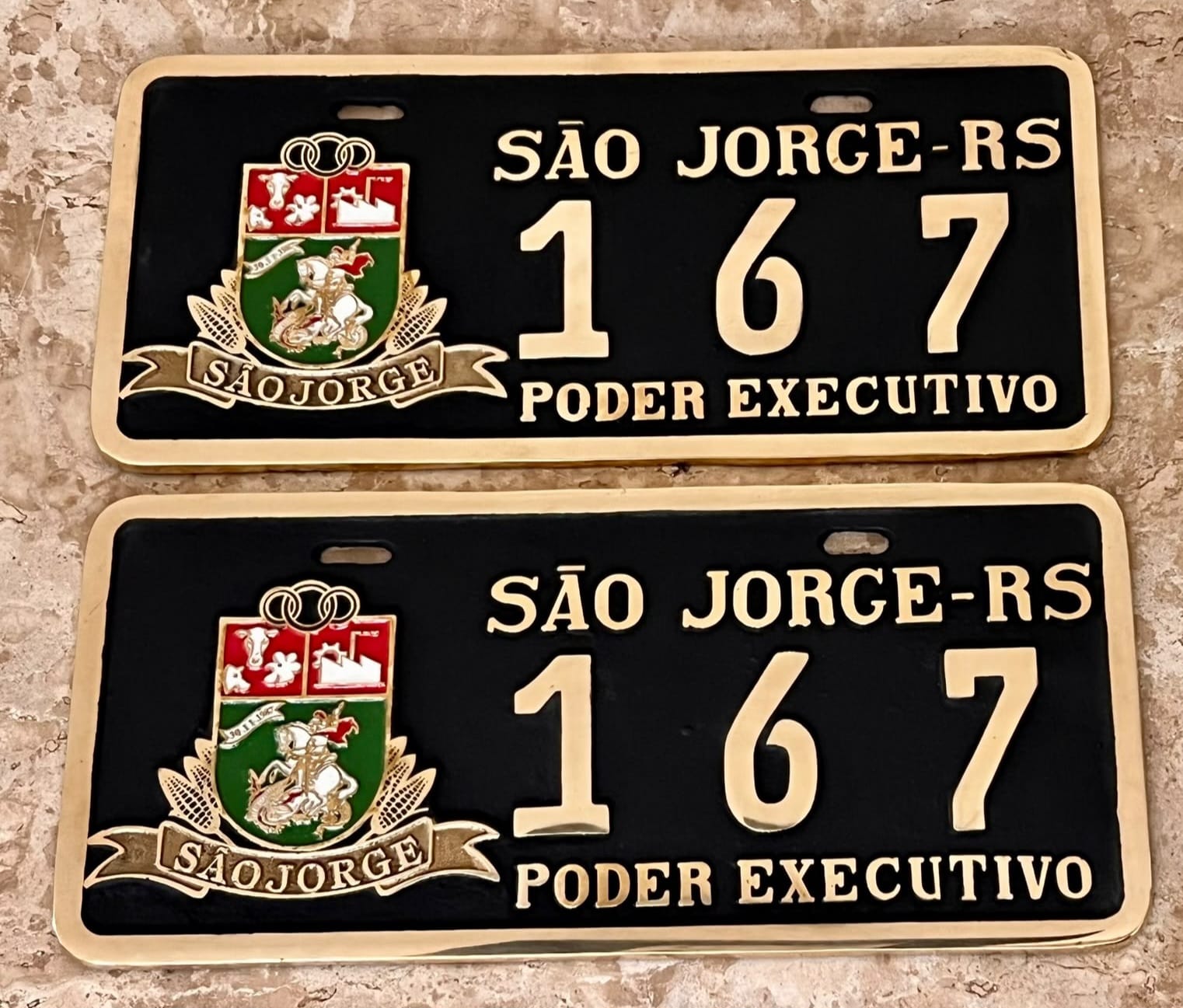 Placa de Carro em Bronze Fundido